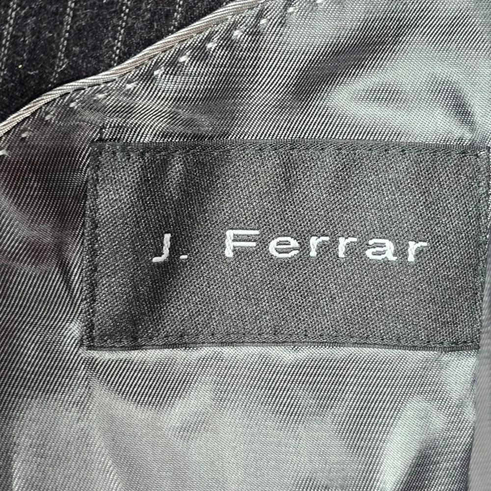 J. Ferrar Wool Pinstripe‎ Suit Set Blazer & Trousers Dark Gray Men's 48R, 37x29